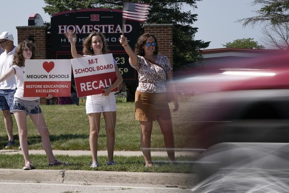 Supporters to recall the Mequon-Thiensville school district board